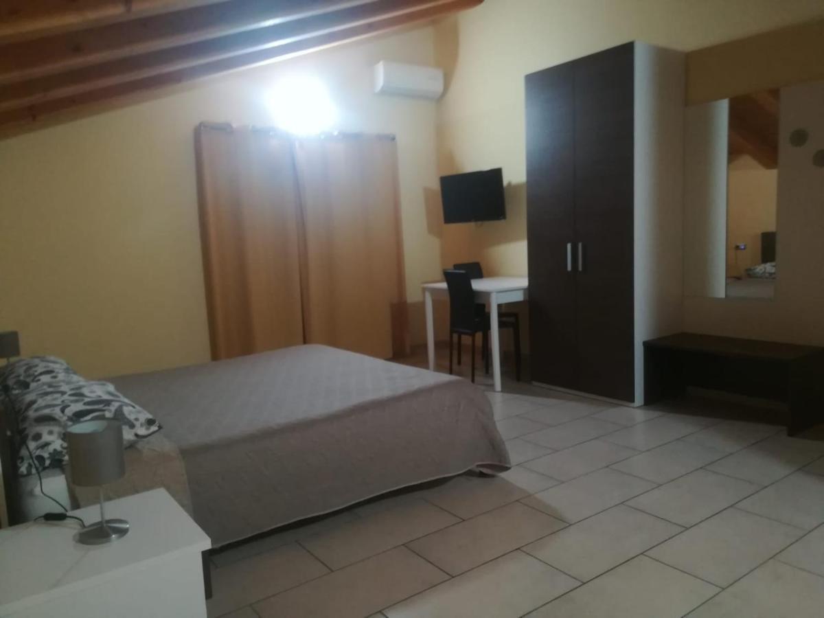 I Colori Dell'Etna Bed & Breakfast Сан Джовани ла Пунта Екстериор снимка