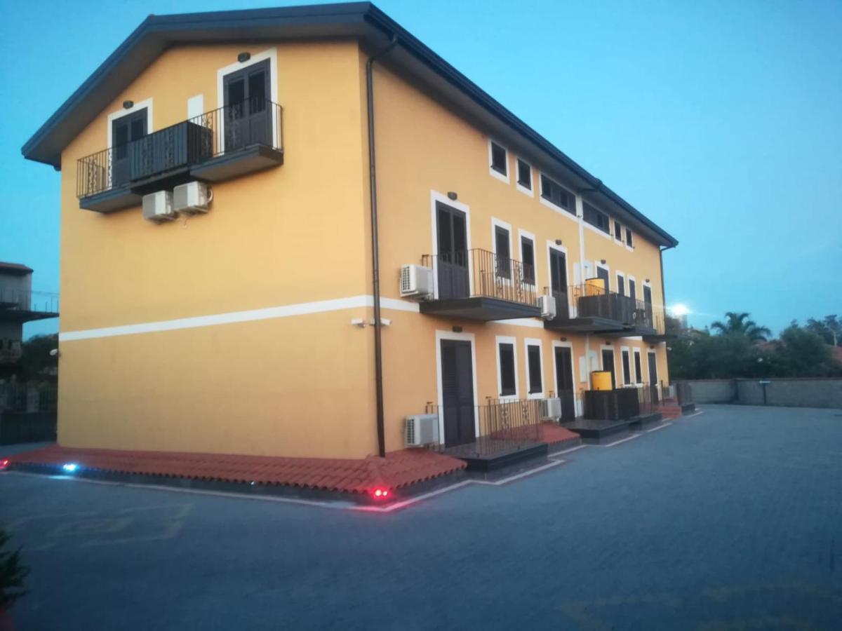 I Colori Dell'Etna Bed & Breakfast Сан Джовани ла Пунта Екстериор снимка